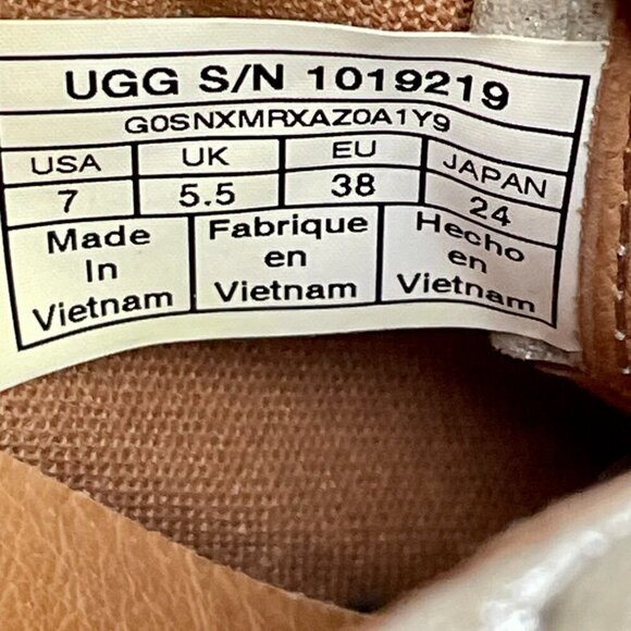 UGG Suede MILO Stardust Silver Lace-up Low-Top Sneaker Women's Size 7 Streetwear - Picture 4 of 13